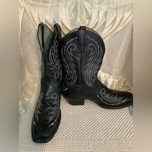 ARIAT